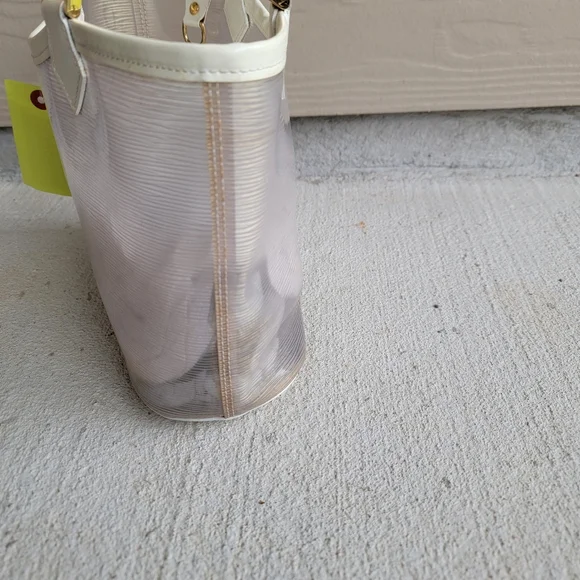Elegant Louis Vuitton Women's Bag